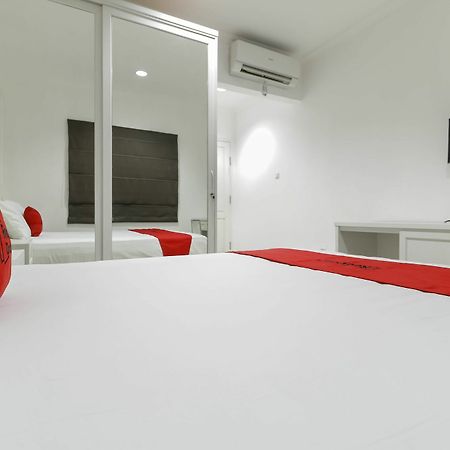 Reddoorz Plus @ Setiabudi Barat Yakarta Exterior foto