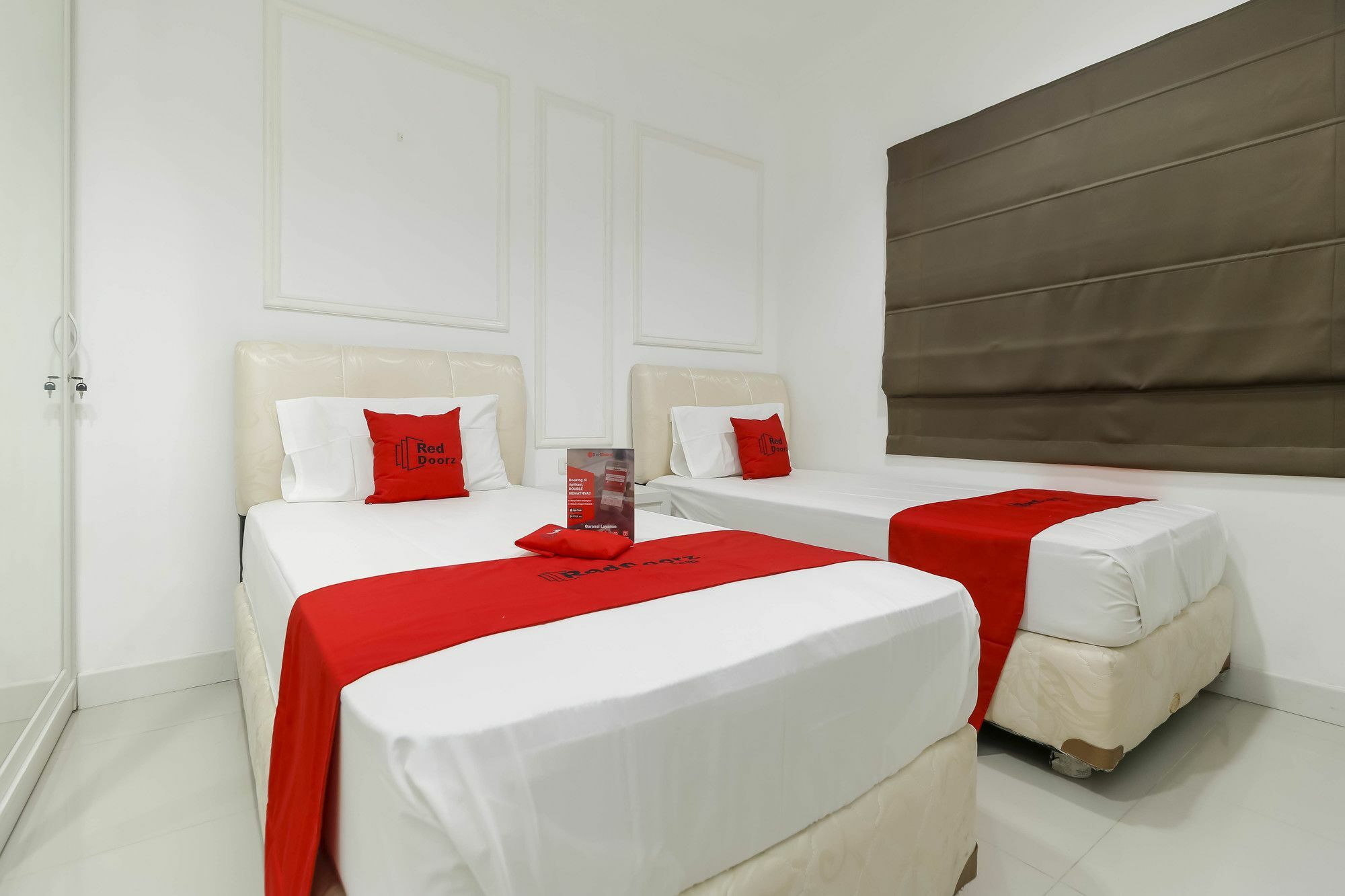 Reddoorz Plus @ Setiabudi Barat Yakarta Exterior foto