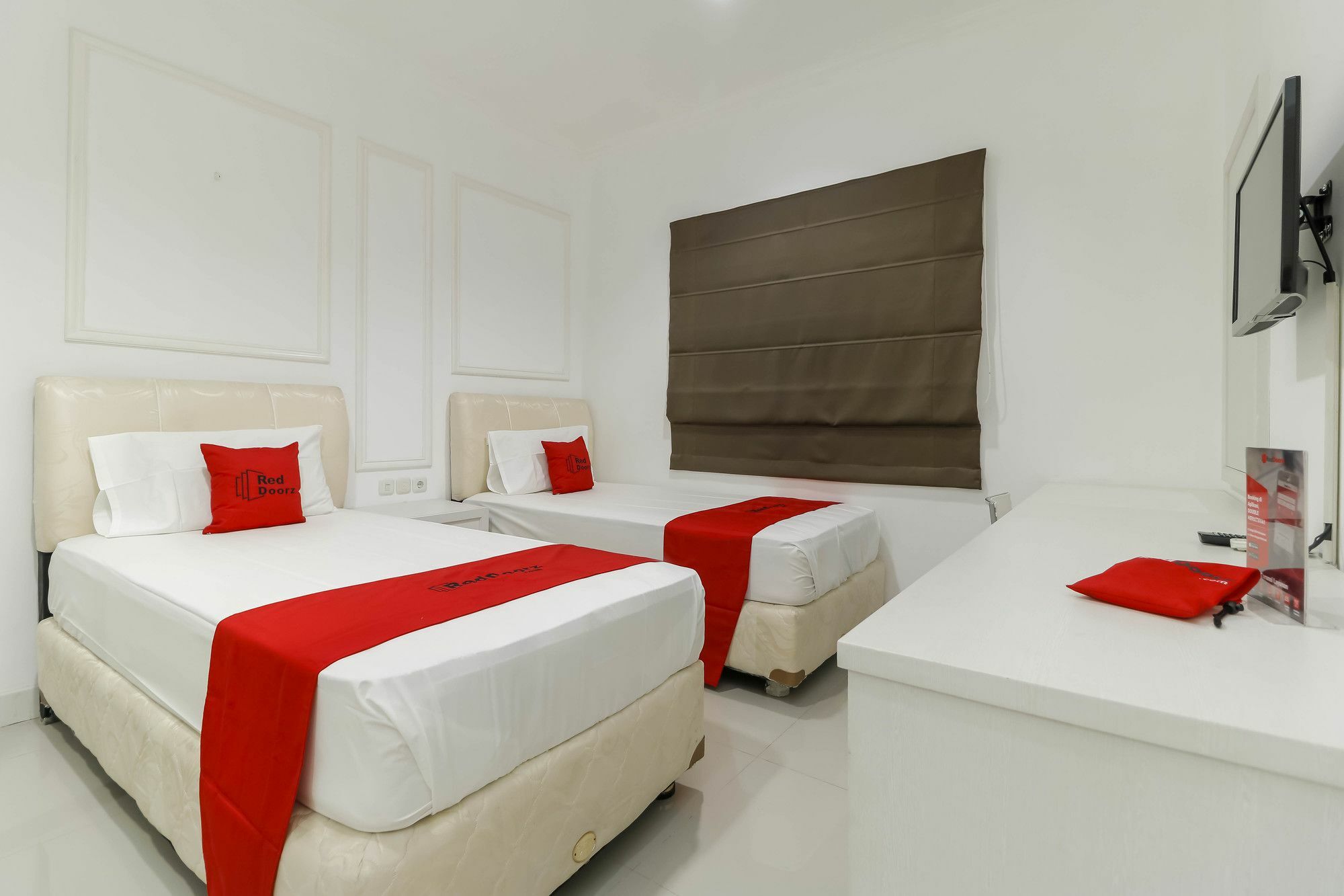 Reddoorz Plus @ Setiabudi Barat Yakarta Exterior foto