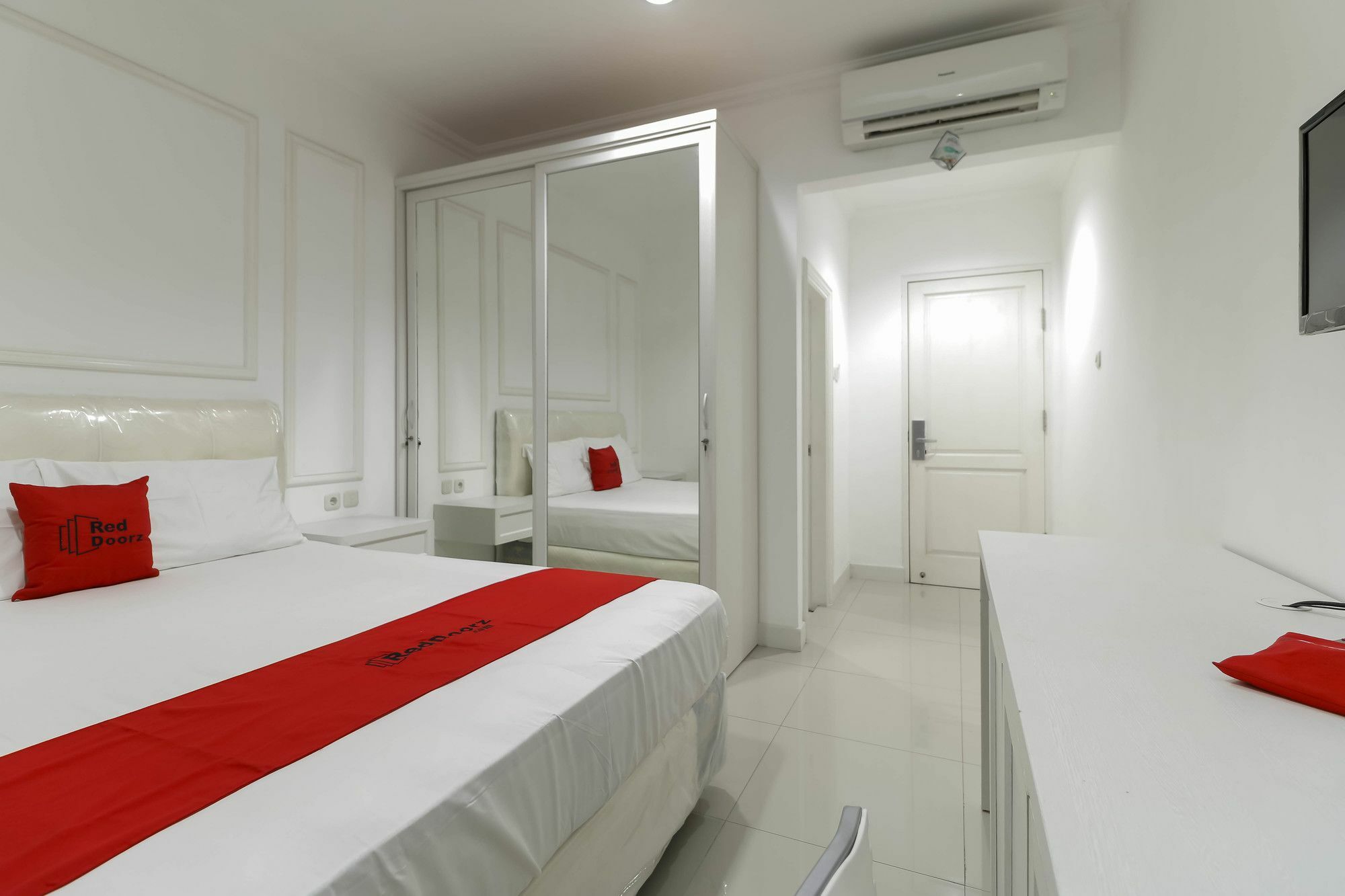 Reddoorz Plus @ Setiabudi Barat Yakarta Exterior foto