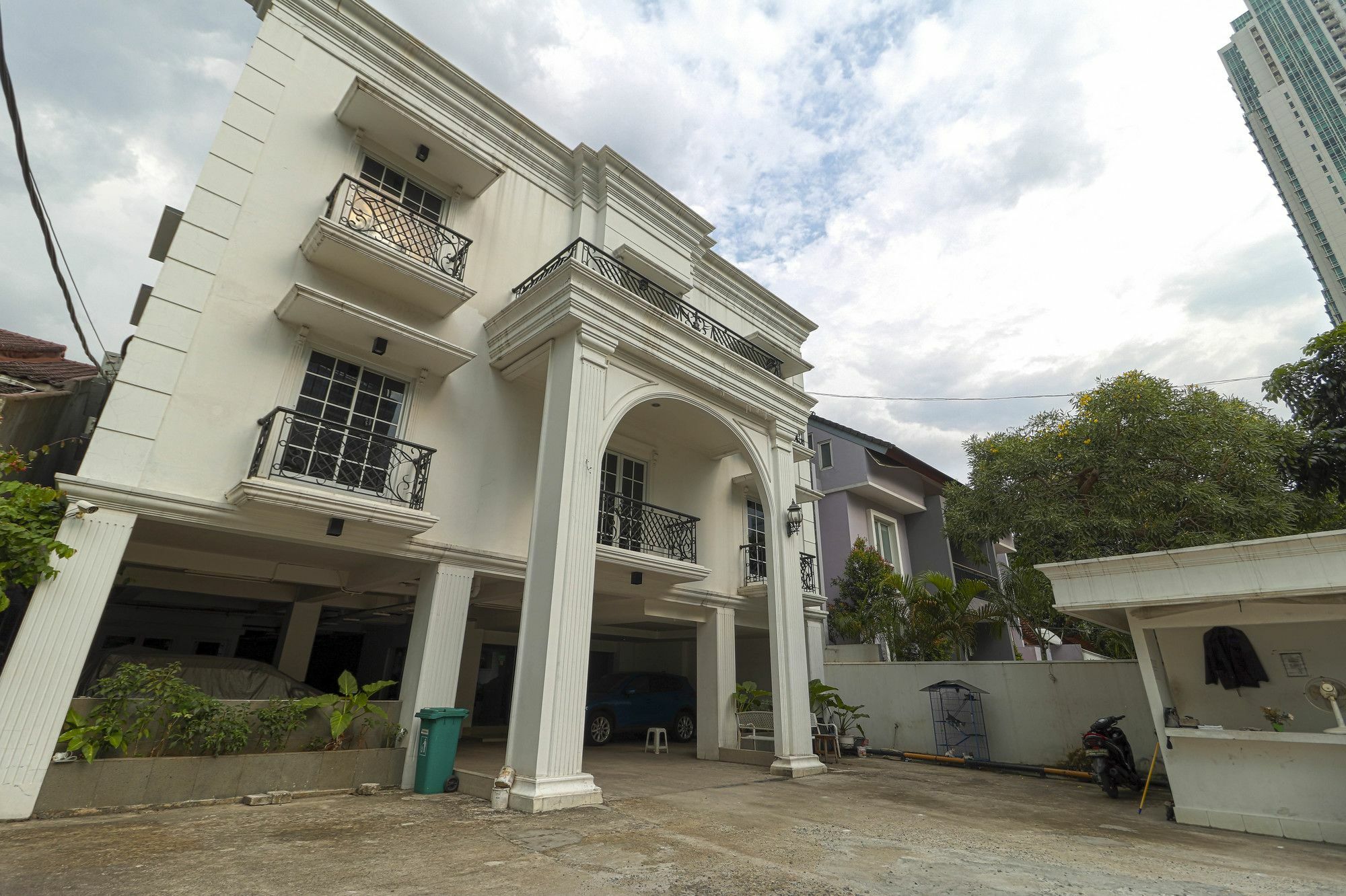Reddoorz Plus @ Setiabudi Barat Yakarta Exterior foto