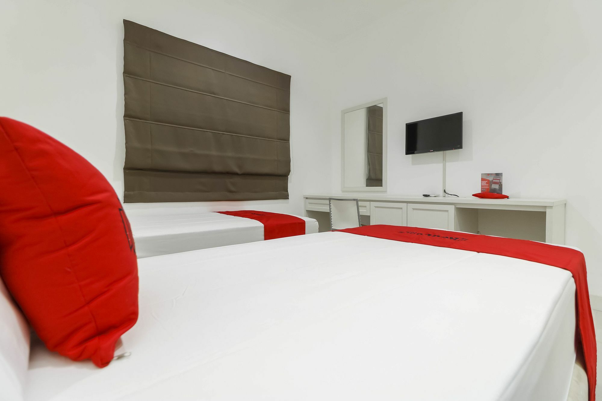 Reddoorz Plus @ Setiabudi Barat Yakarta Exterior foto