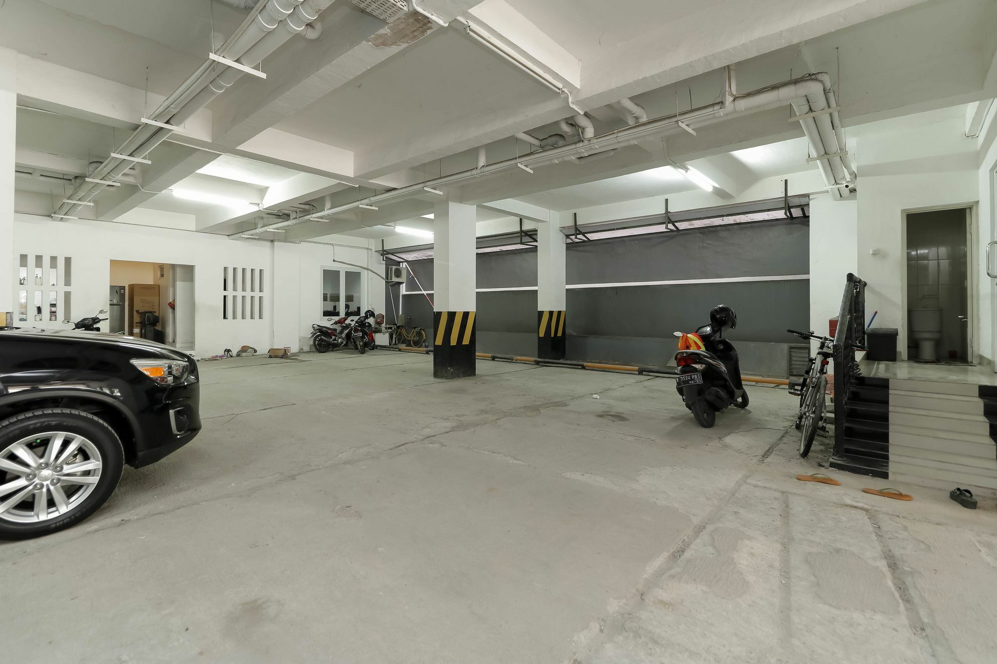 Reddoorz Plus @ Setiabudi Barat Yakarta Exterior foto